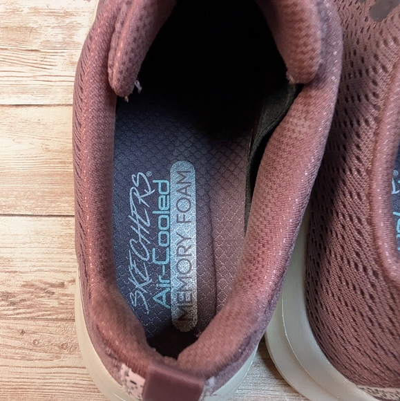 Skechers Ladies UltraFlex Bungee Slip On Sneaker Tennis Shoes Mauve Women's 6.5 - Picture 12 of 16